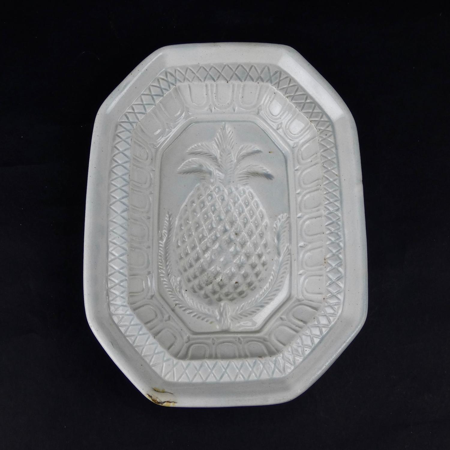 Pearlware pineapple mould