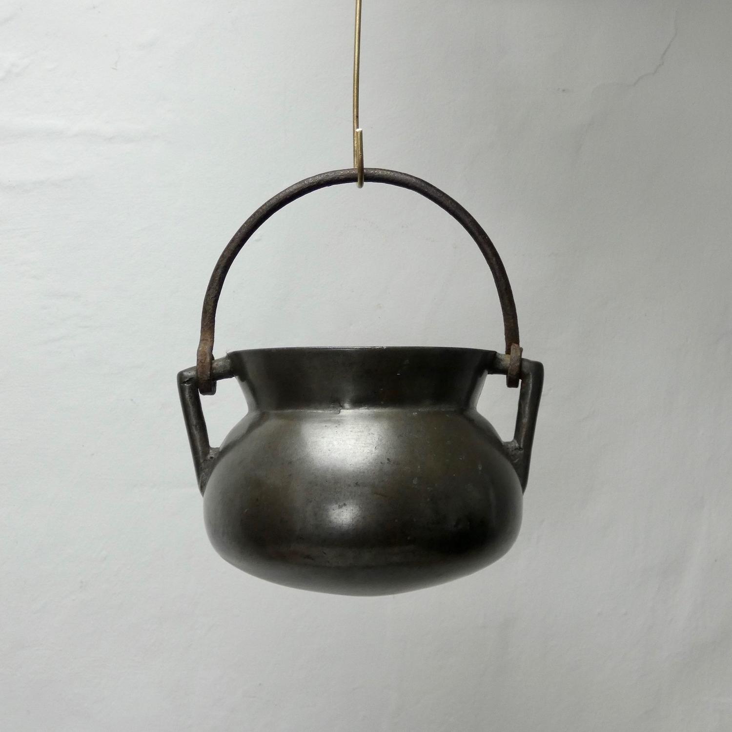 17th century bronze cooking pot