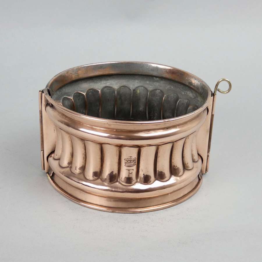 Engraved game pie mould
