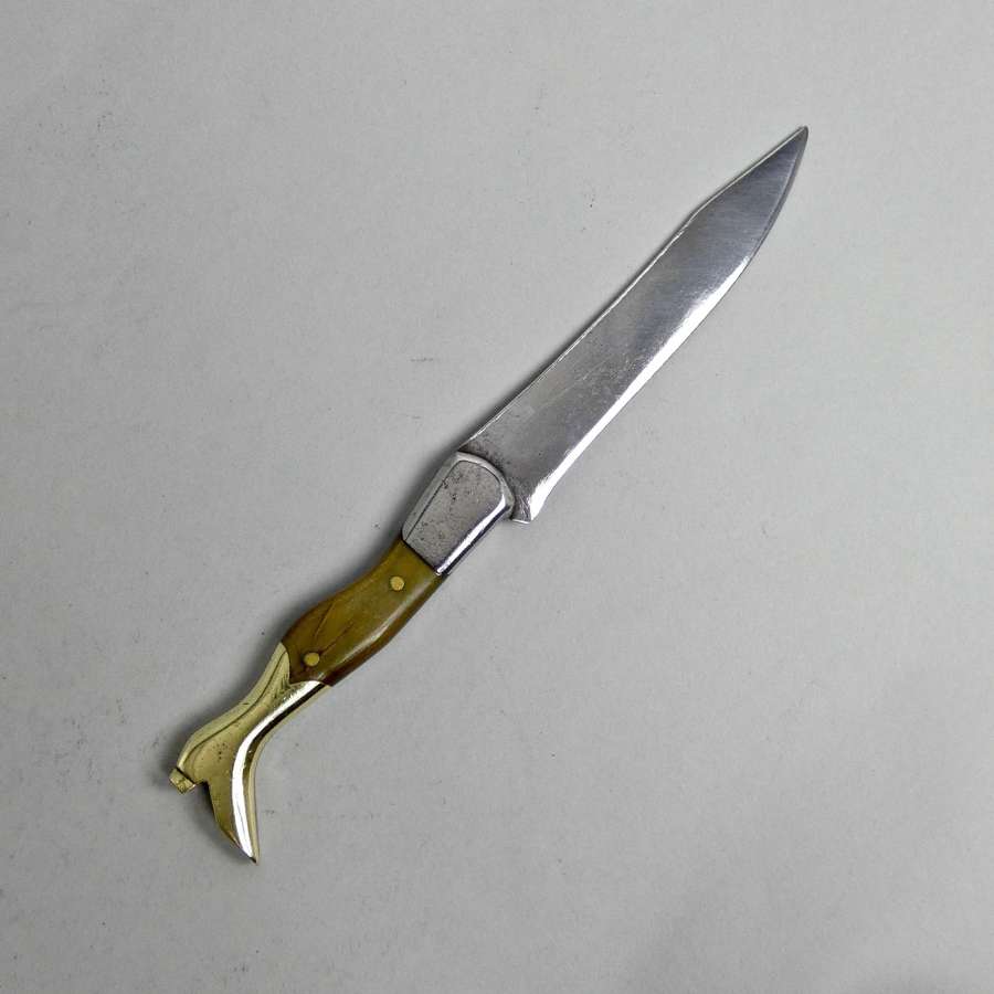 Kitchen knife with handle shaped as a leg