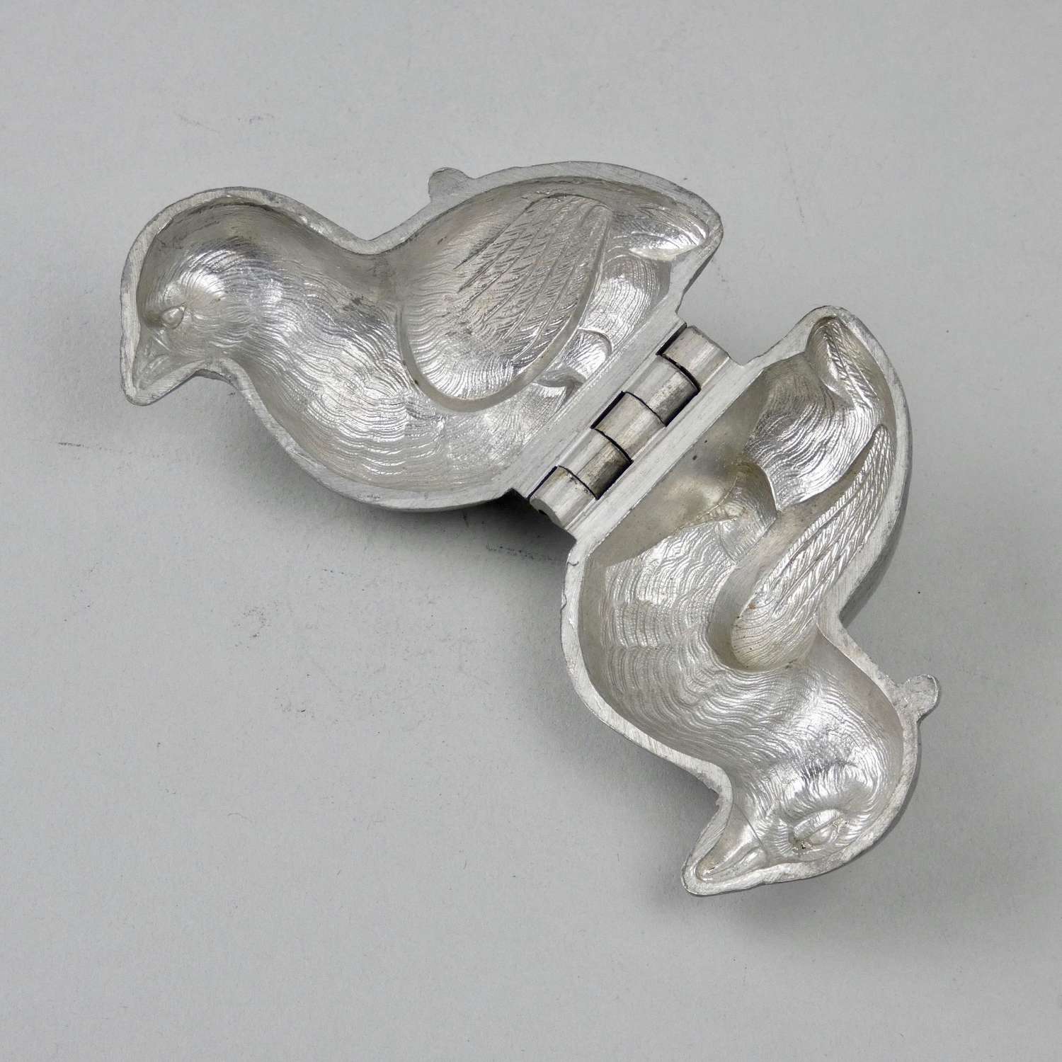Pewter 'chick' mould