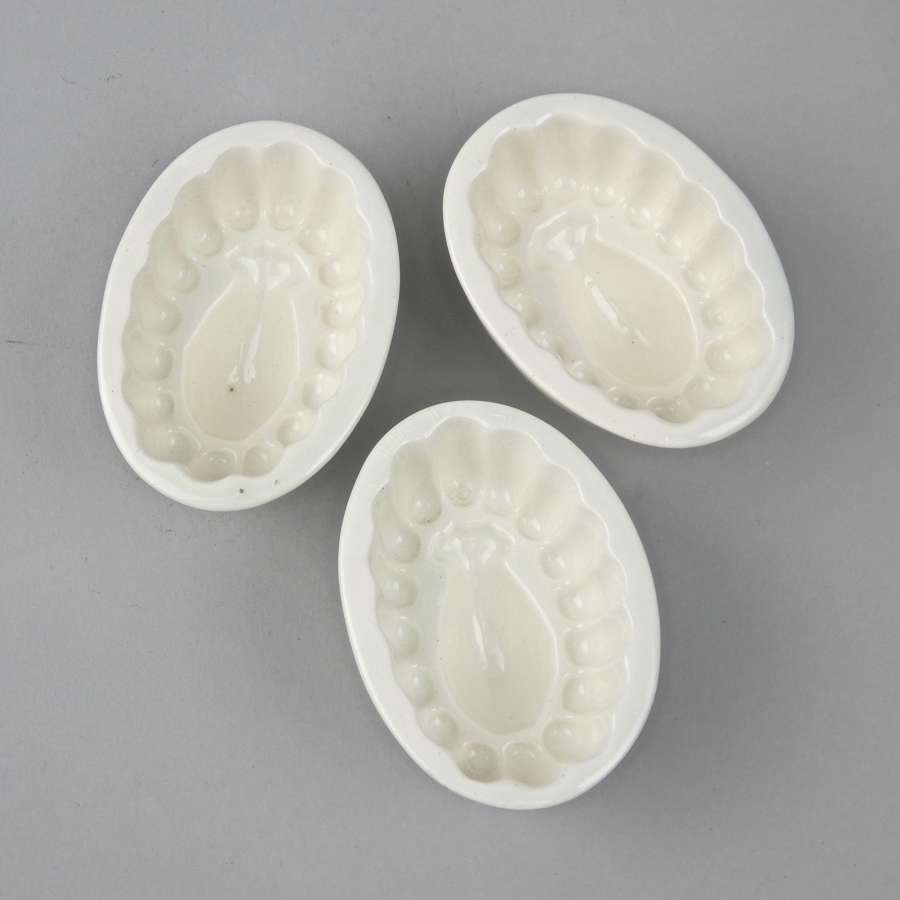 3 Copeland pineapple moulds