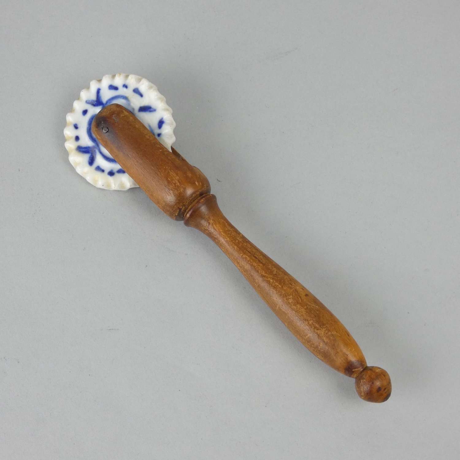 Blue and white porcelain pastry wheel