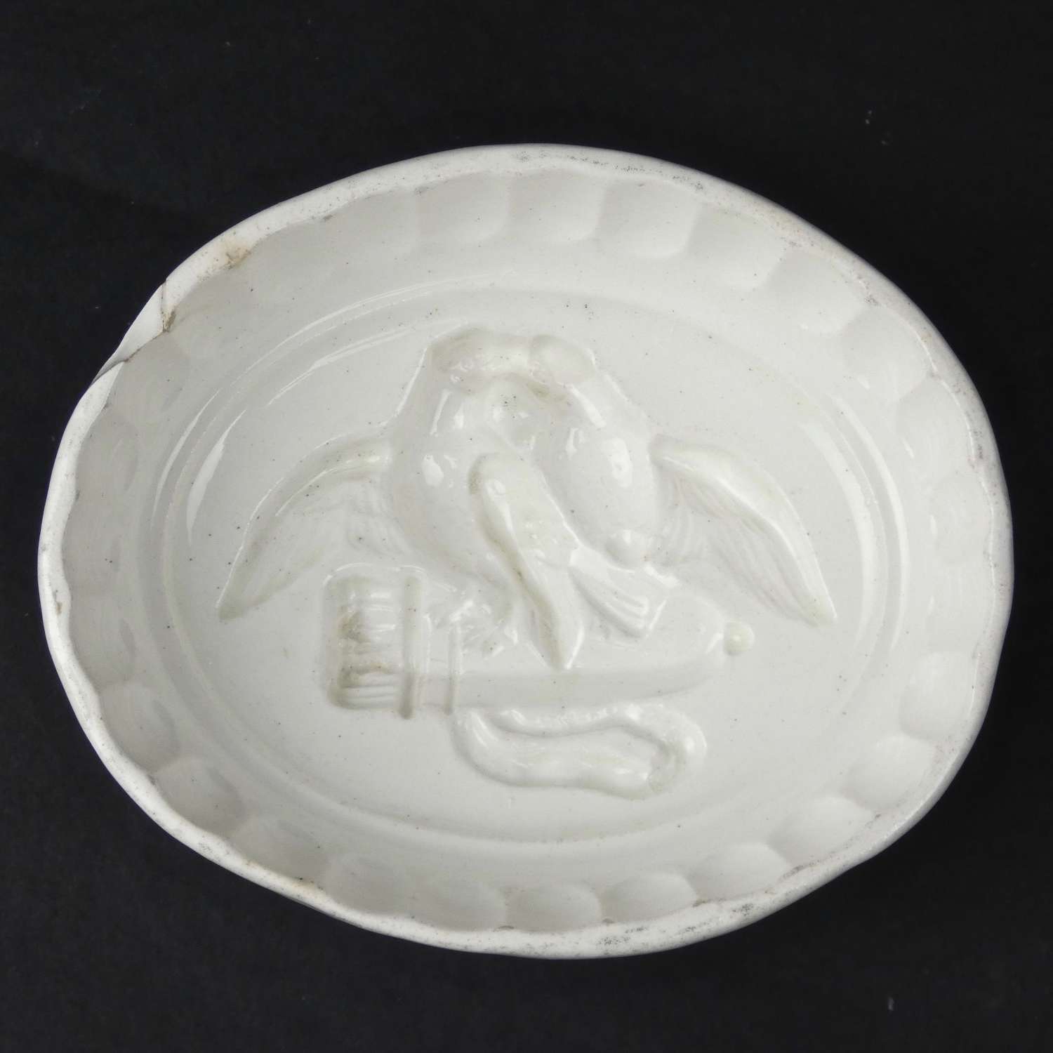 Wedgwood mould showing birds on a quiver