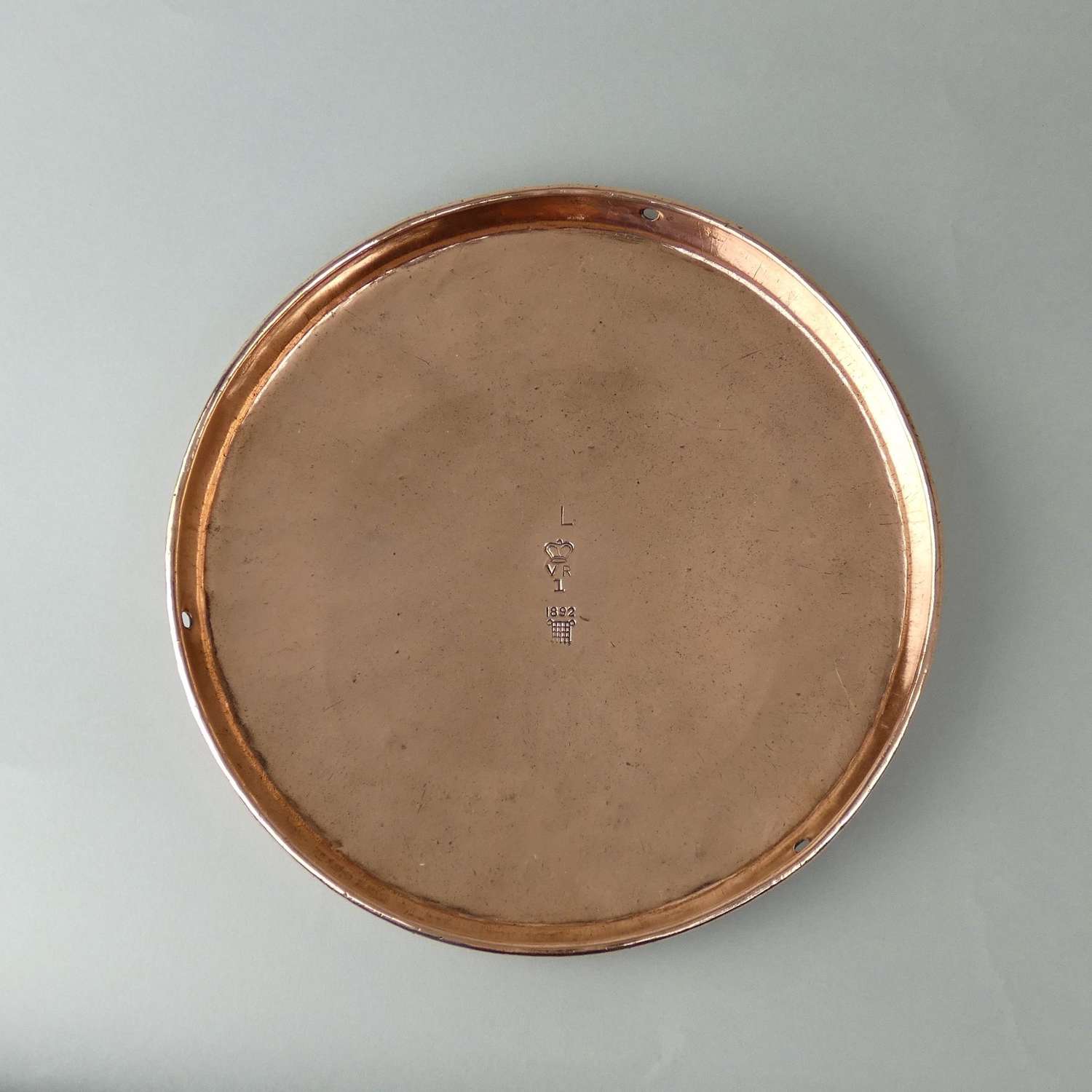 Copper scale pan with VR assay mark