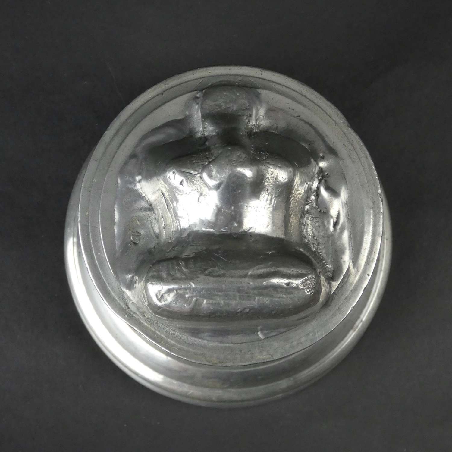 Pewter mould with Crown top