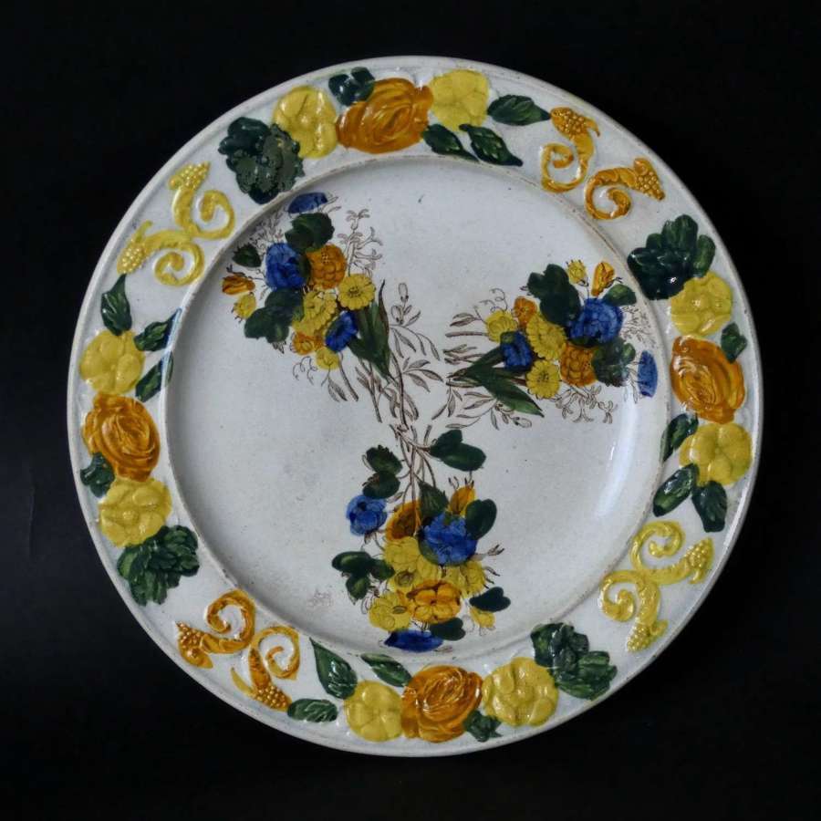 Child's plate with bouquets of flowers