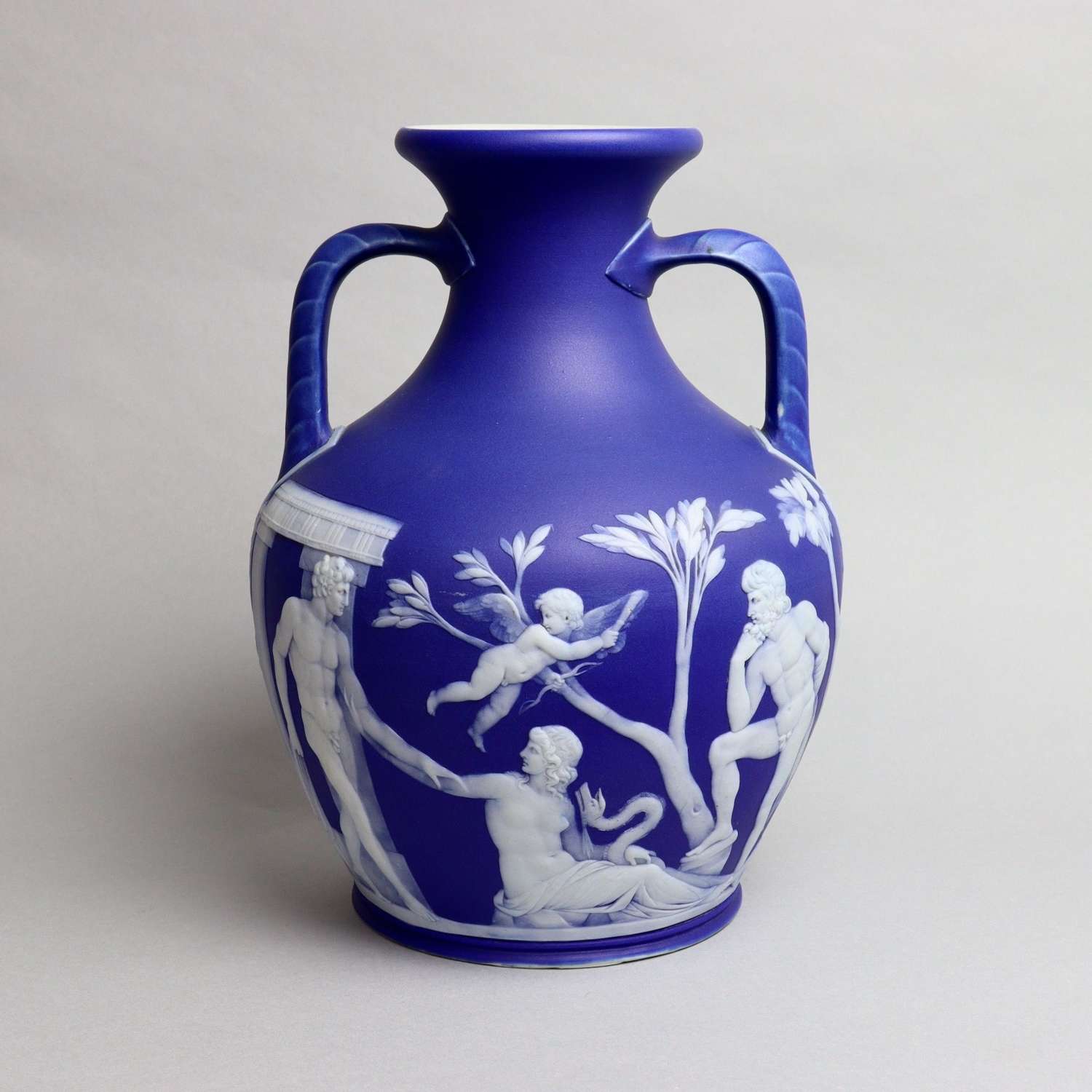 Fine Wedgwood Portland Vase