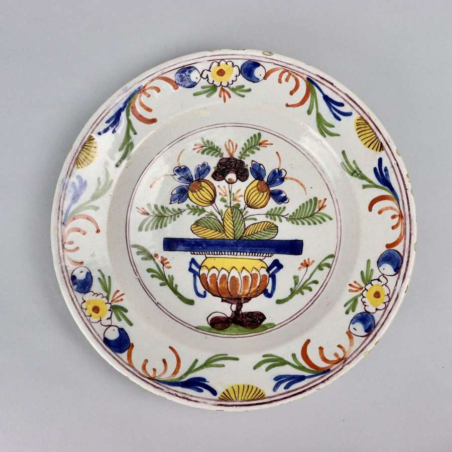 Delft Plate 'Urn & Flowers'