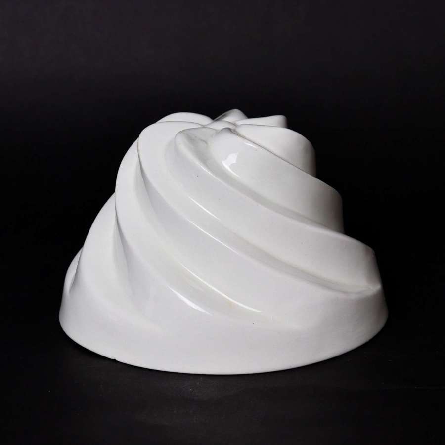 Spiral Form Jelly Mould