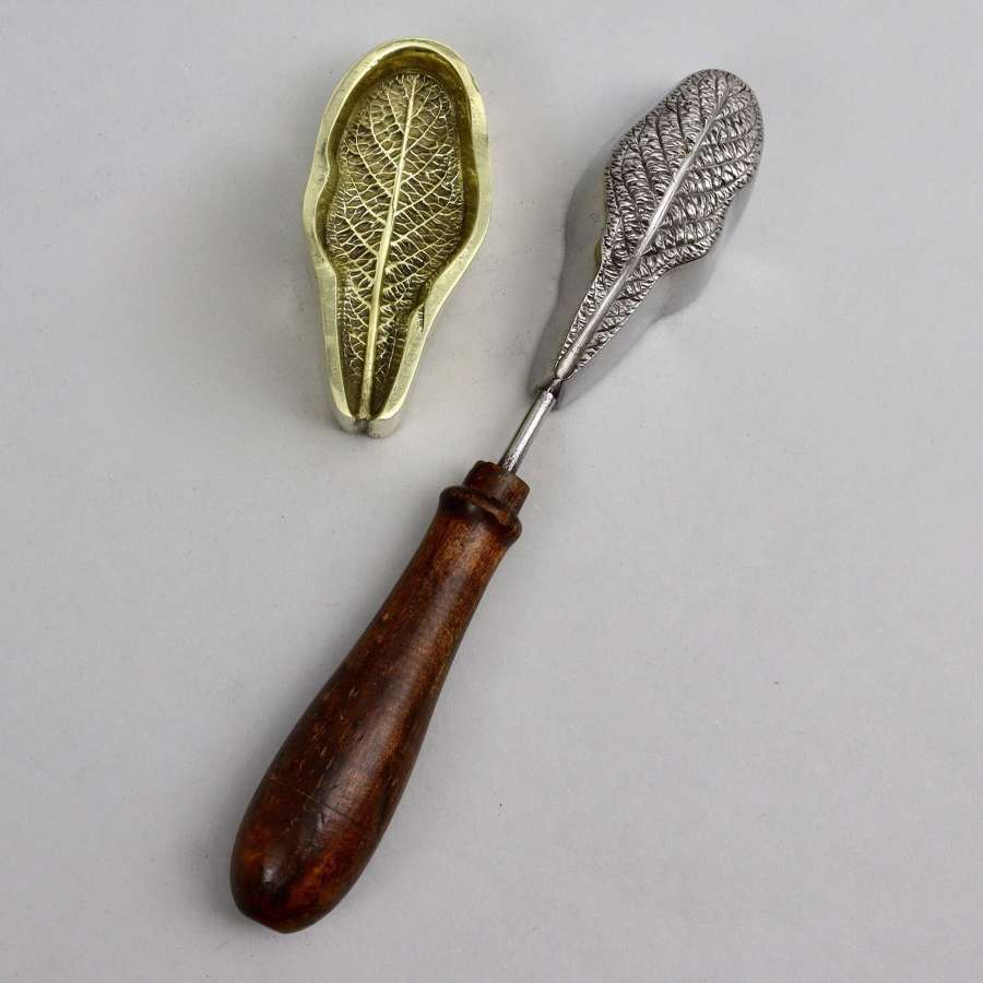 "Primrose Leaf" Milliners Iron