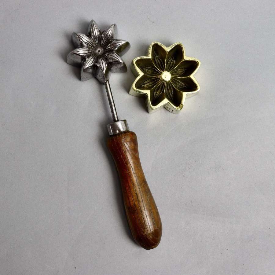 Flower Shaped Milliners Iron