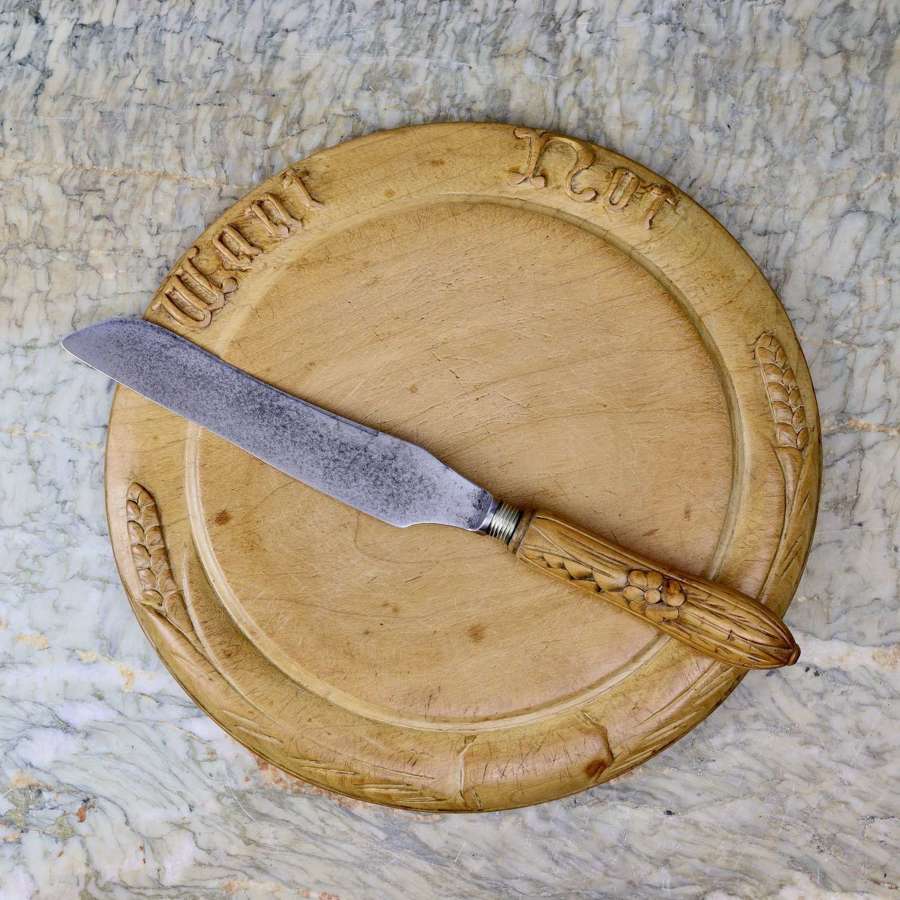Bread Knife Carved with a Flower