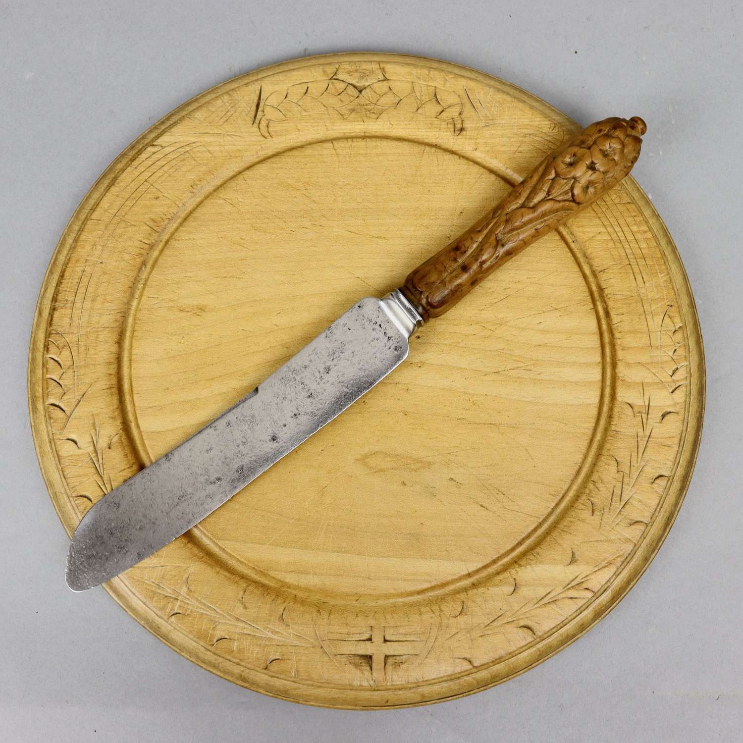 Bread Knife carved with Flowers and Leaves