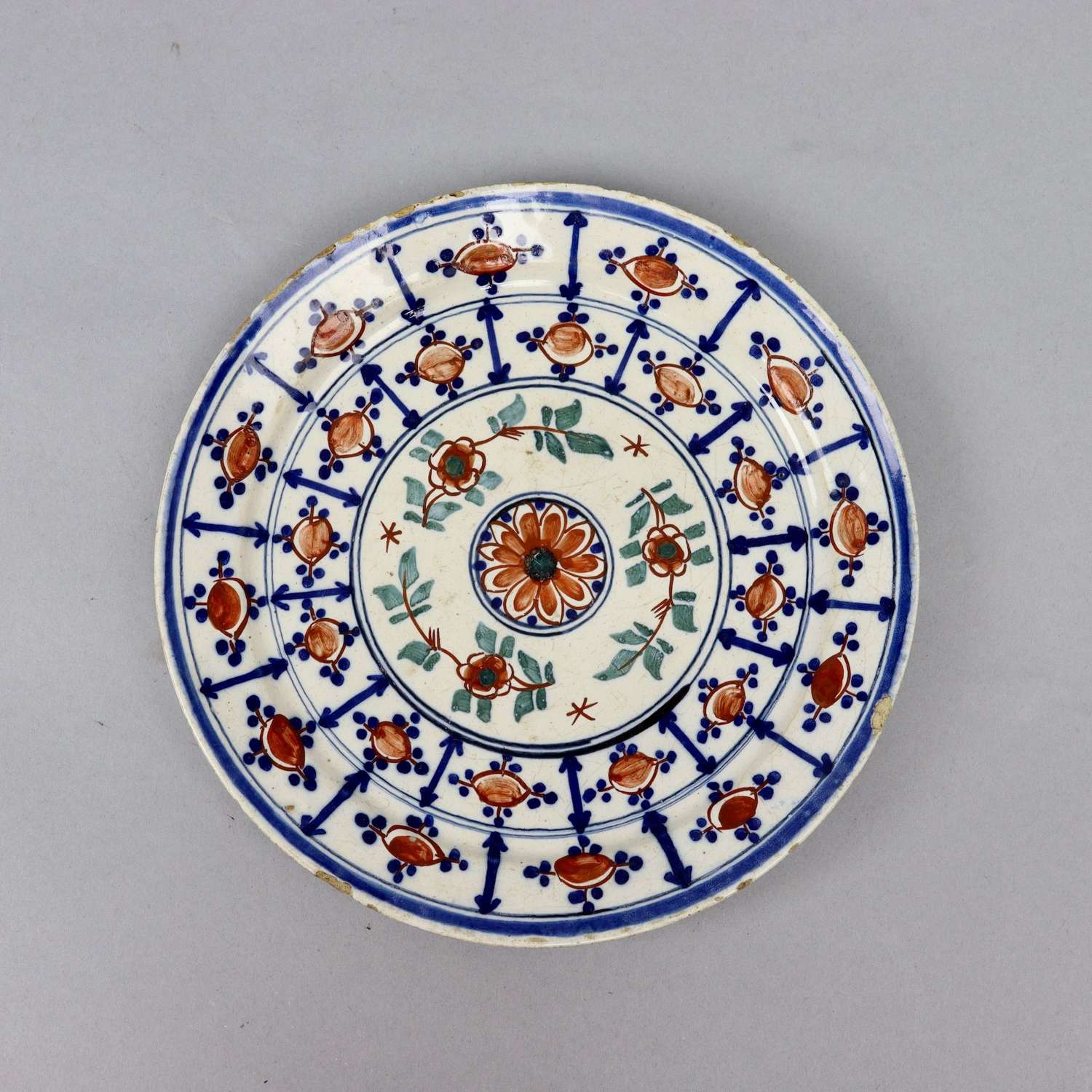 Delft Plate with Geometric Design