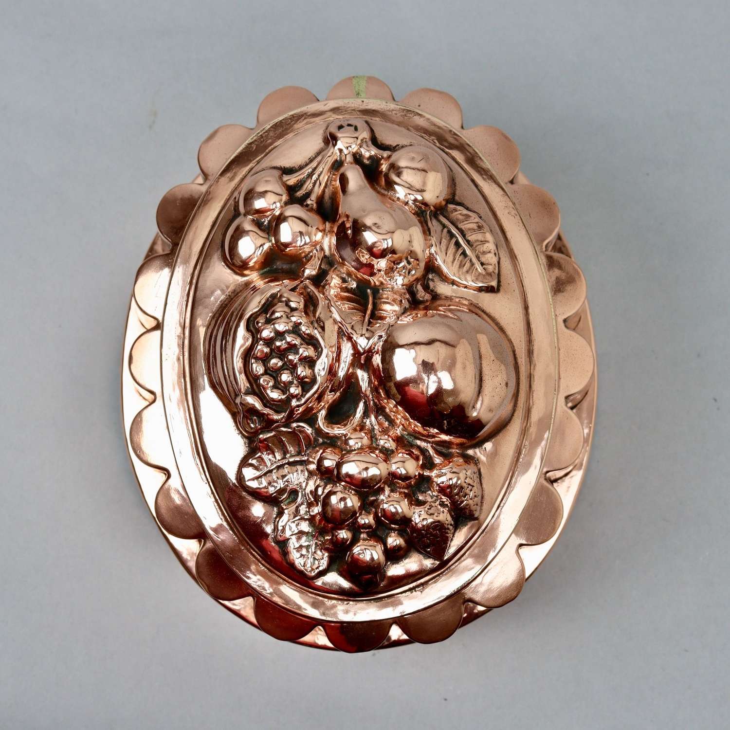 Super Quality Copper Mould with Fruits to Top